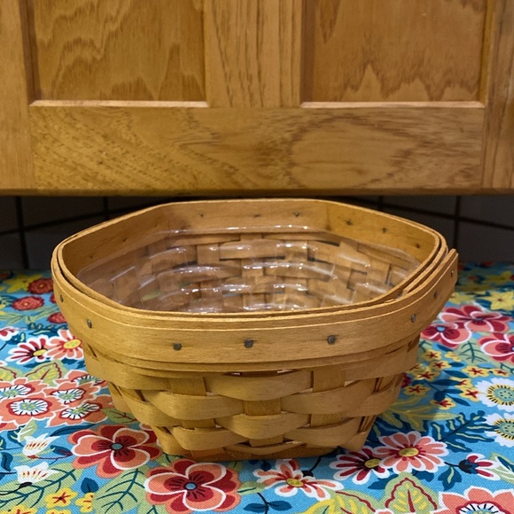 Longaberger 1999 Generations Basket,Protector. Signed Wendy, Larry, Car… - Picture 2 of 10
